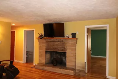 845 Stafford, Leicester, MA 01524 - Photo 5