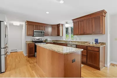 22 Wachusett Cir, Shrewsbury, MA 01545 - Photo 3