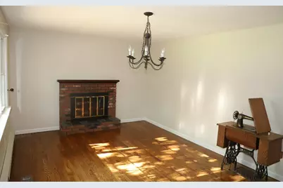 134 Peekskill Ave., Springfield, MA 01129 - Photo 13