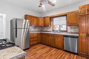 42-44 Gold Star, Cambridge, MA 02140 - Photo 5