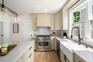 8 Hollis St, Newton, MA 02458 - Photo 11