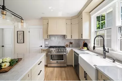 8 Hollis Street, Newton, MA 02458 - Photo 11