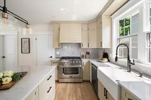 8 Hollis St, Newton, MA 02458 - Photo 11