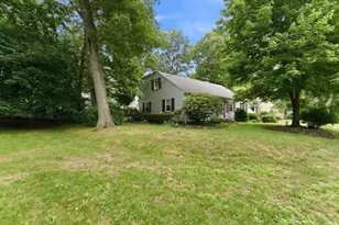 127 Anawan Rd, North Attleboro, MA 02760 - Photo 3