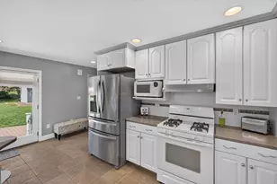 63 Ansel White Dr, Acushnet, MA 02743 - Photo 7