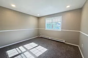7 Maple Crest Cir, Holyoke, MA 01040 - Photo 13