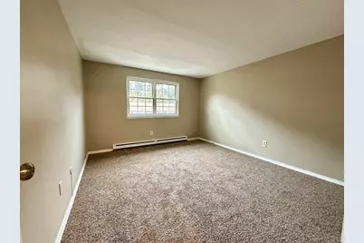 7 Maple Crest Cir #E, Holyoke, MA 01040 - Photo 7