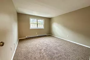 7 Maple Crest Cir, Holyoke, MA 01040 - Photo 7