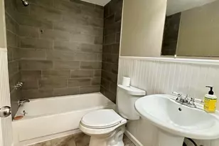 7 Maple Crest Cir, Holyoke, MA 01040 - Photo 9