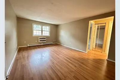 7 Maple Crest Cir #E, Holyoke, MA 01040 - Photo 5