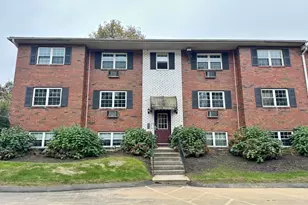 7 Maple Crest Cir, Holyoke, MA 01040 - Photo 1