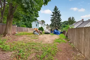 8 Gilman St, Worcester, MA 01605 - Photo 33