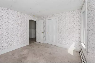9 Bourne St, Lowell, MA 01852 - Photo 23