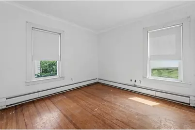 9 Bourne St, Lowell, MA 01852 - Photo 11