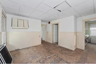 9 Bourne St, Lowell, MA 01852 - Photo 9
