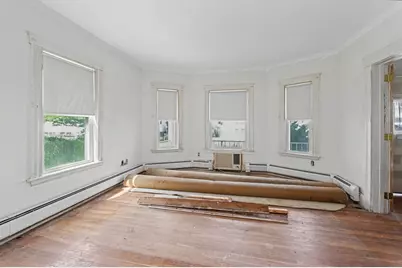 9 Bourne St, Lowell, MA 01852 - Photo 5