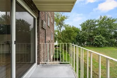 34 Hamilton Rd #210, Arlington, MA 02474 - Photo 3
