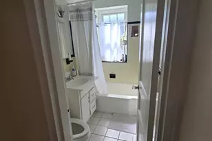 31-1/2 Englewood Ave, Brookline, MA 02445 - Photo 13