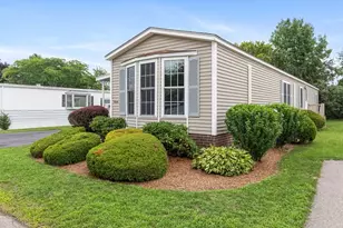 7 Robert Rd, Plainville, MA 02762 - Photo 3