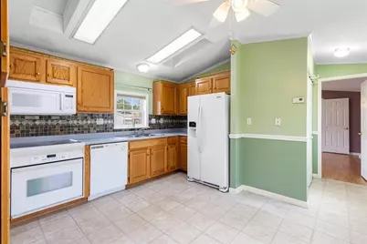 7 Robert Rd, Plainville, MA 02762 - Photo 15