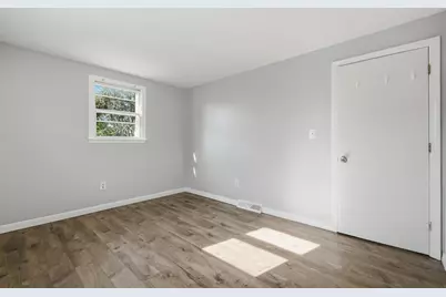 22 Hayward Ave, Brockton, MA 02301 - Photo 5