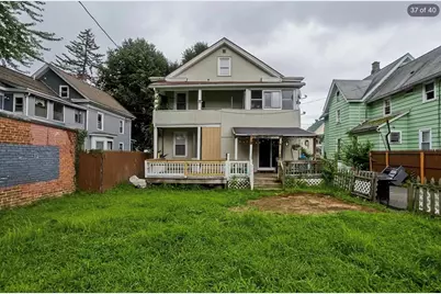 47 Taylor St, Holyoke, MA 01040 - Photo 37