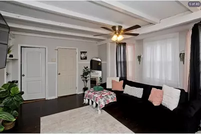 47 Taylor St, Holyoke, MA 01040 - Photo 5