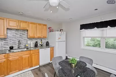 47 Taylor St, Holyoke, MA 01040 - Photo 23