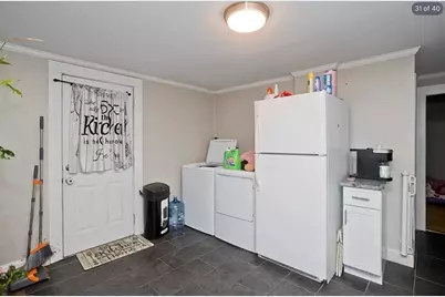47 Taylor St, Holyoke, MA 01040 - Photo 31