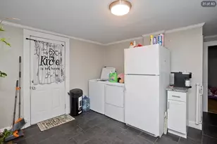 47 Taylor St, Holyoke, MA 01040 - Photo 31
