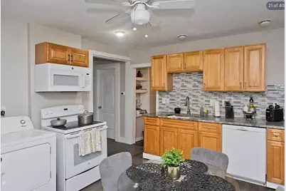 47 Taylor St, Holyoke, MA 01040 - Photo 21