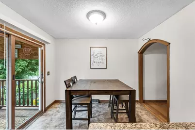 243 Ambrose St, Springfield, MA 01109 - Photo 9
