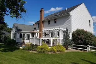 21 Julia Connors Dr, Burlington, MA 01803 - Photo 3