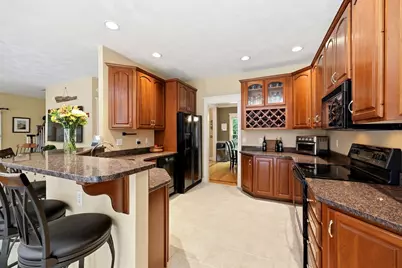 8 Wintergreen Cir, Southwick, MA 01077 - Photo 5