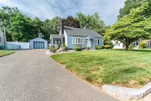 12 Kenway Dr, Springfield, MA 01104 - Photo 3
