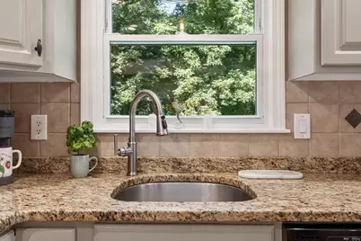 6 Abbot St, Westford, MA 01886 - Photo 11