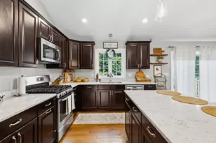 10 Carousel Ter, Dartmouth, MA 02747 - Photo 3