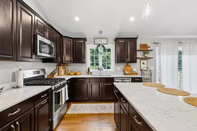 10 Carousel Ter, Dartmouth, MA 02747 - Photo 3