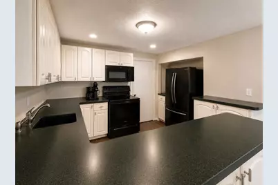 32 Sycamore Ave, Brockton, MA 02301 - Photo 9