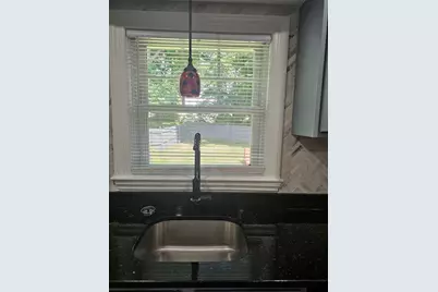 85 Lexington Ave, Lowell, MA 01854 - Photo 7