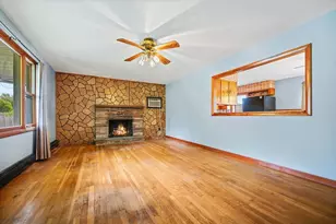 20 Roy St, Fairhaven, MA 02719 - Photo 5
