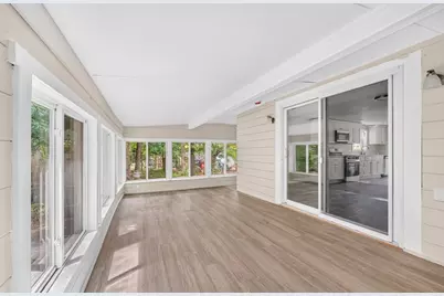 69 Wolcott Ave, Dartmouth, MA 02747 - Photo 11