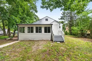 69 Wolcott Ave, Dartmouth, MA 02747 - Photo 23