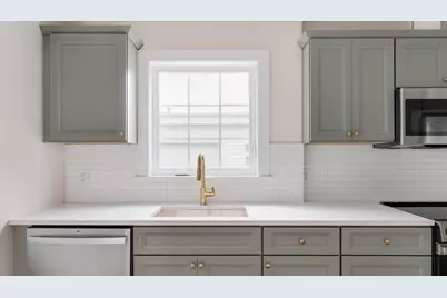 121 Fayette #A, Quincy, MA 02170 - Photo 3