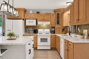 279 Sprague St, Dedham, MA 02026 - Photo 3