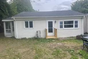 6 Eddy St, Fairhaven, MA 02719 - Photo 9