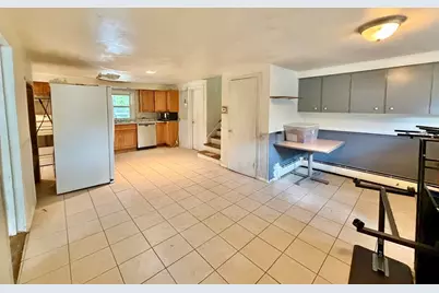 237 Summer St, Brockton, MA 02302 - Photo 9