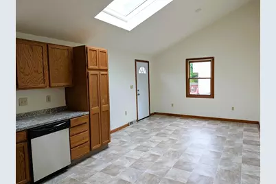 22 Pine Needle Ln, Springfield, MA 01118 - Photo 7