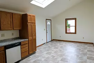 22 Pine Needle Ln, Springfield, MA 01118 - Photo 7