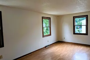 22 Pine Needle Ln, Springfield, MA 01118 - Photo 9